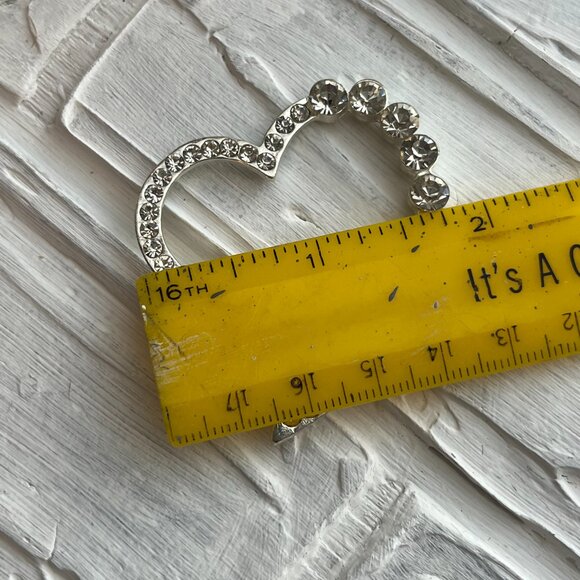 Jewelry such as hearts, gold moons & rhinestone pieces for your craft projects - Picture 4 of 6